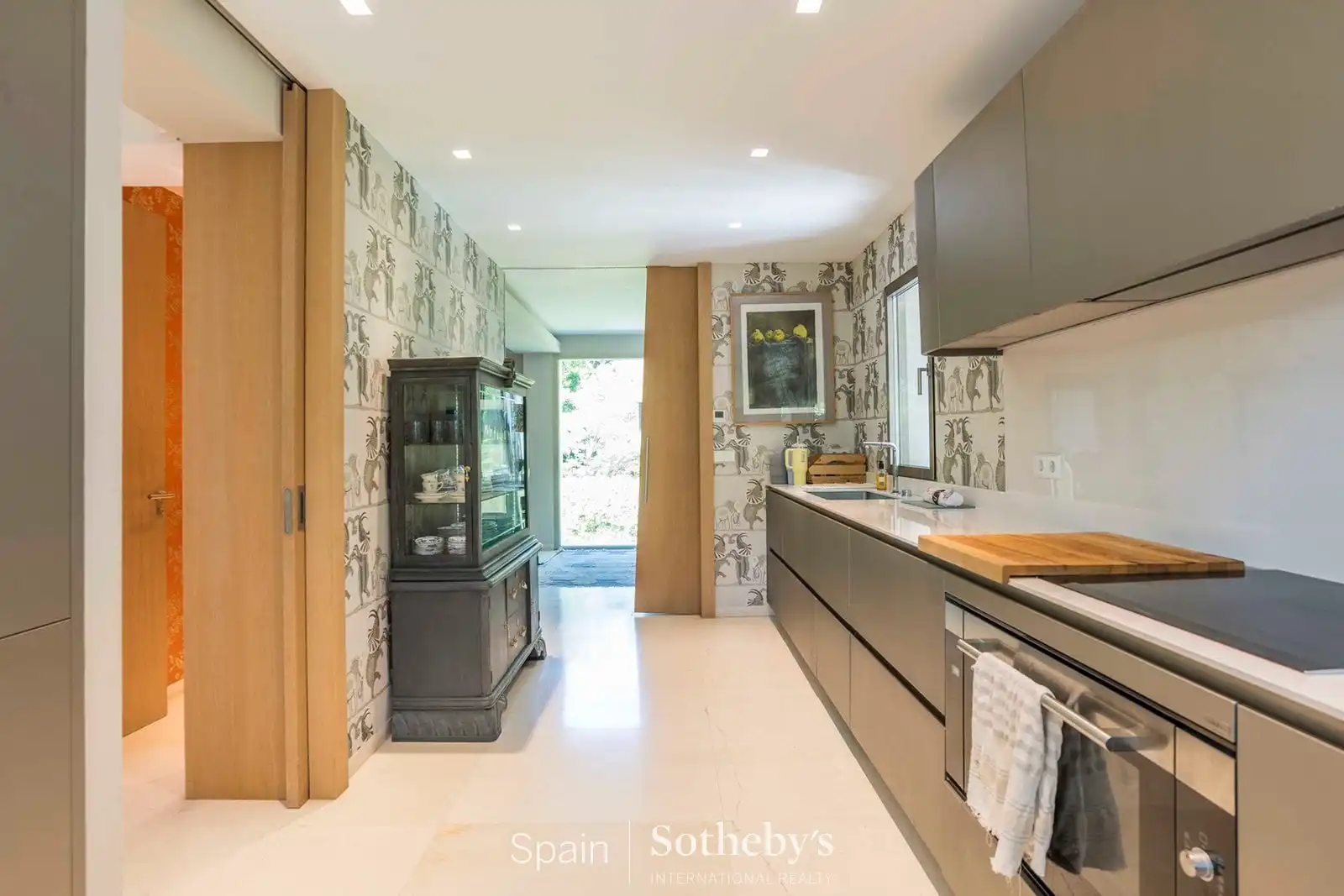 Cocina de Casa adosada en venta en Madrid con Aire acondicionado, Calefacción y Jardín privado