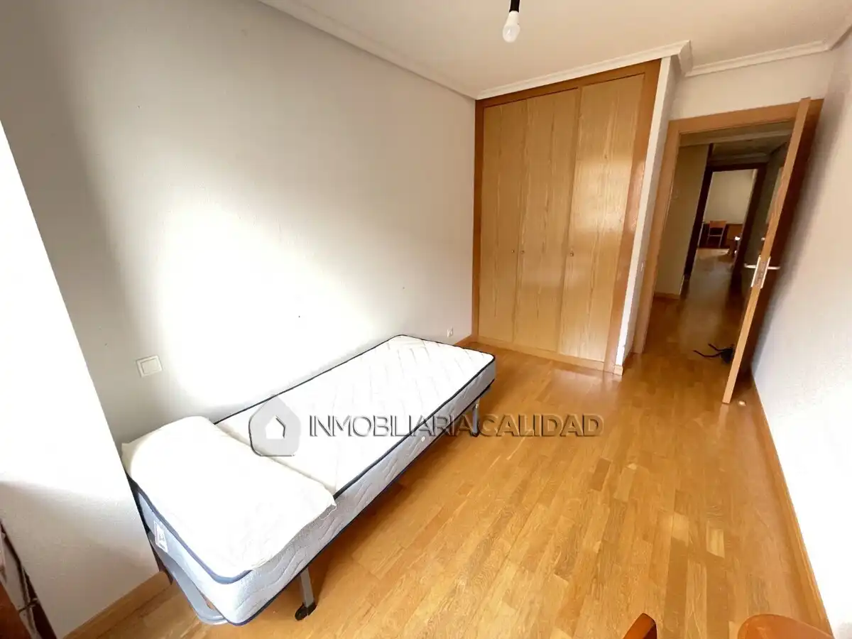 Flat for rent in Burgos  with Heating and Furnished