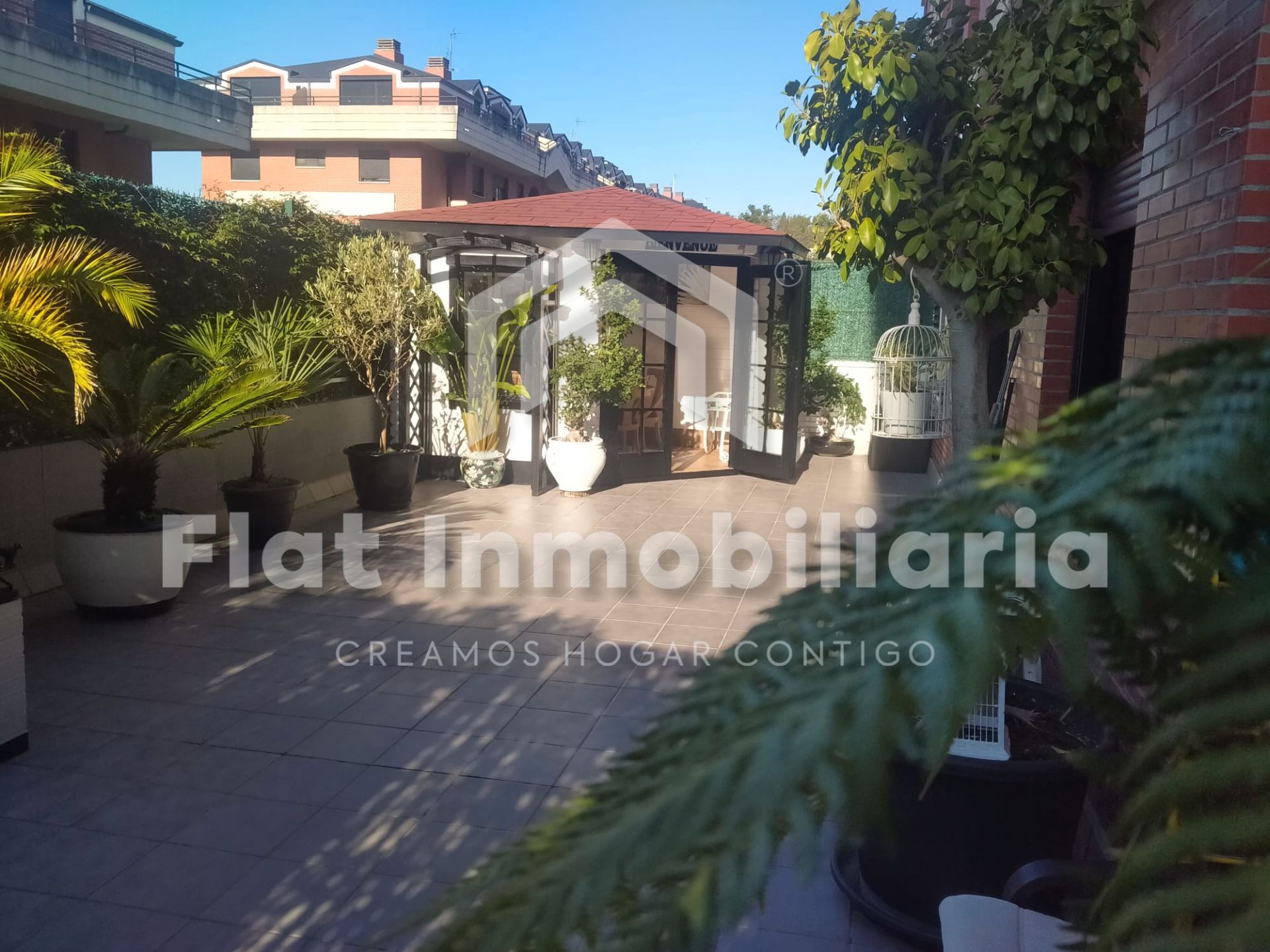 Vista exterior de Planta baixa en venda en Castro-Urdiales amb Calefacció, Terrassa i Moblat