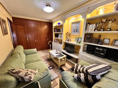 Living room of Flat for sale in  Valencia Capital  with Air Conditioner and Balcony