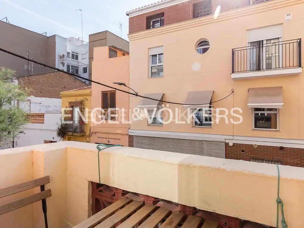 Terrassa de Apartament de lloguer en Valencia amb Aire condicionat, Calefacció i Moblat