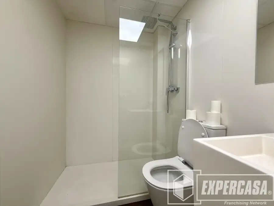 Bathroom of Houses for sale in Domeño  with Air Conditioner and Terrace