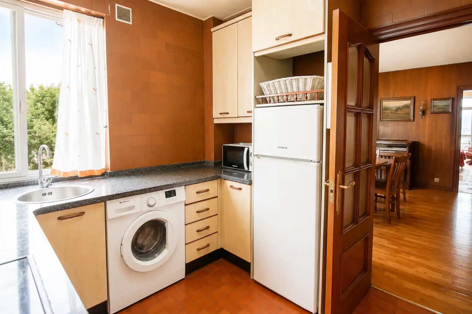 Cocina de Piso en venta en Oviedo  con Calefacción y Parquet