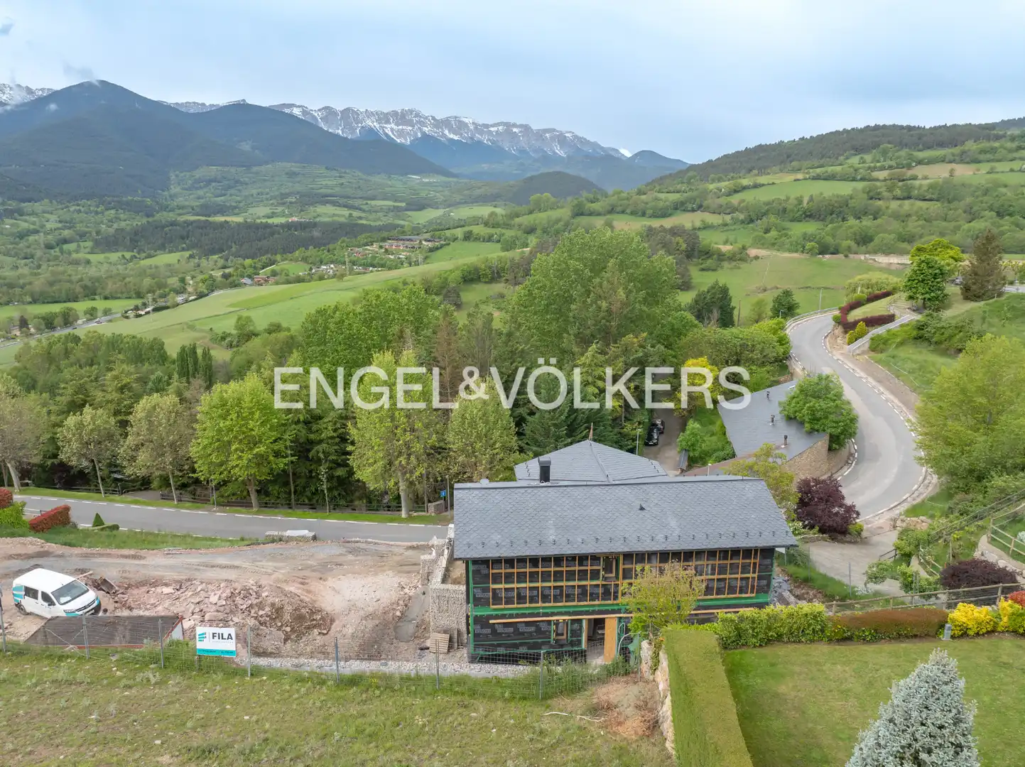 Houses for sale in Prullans  with Air Conditioner, Heating and Private garden