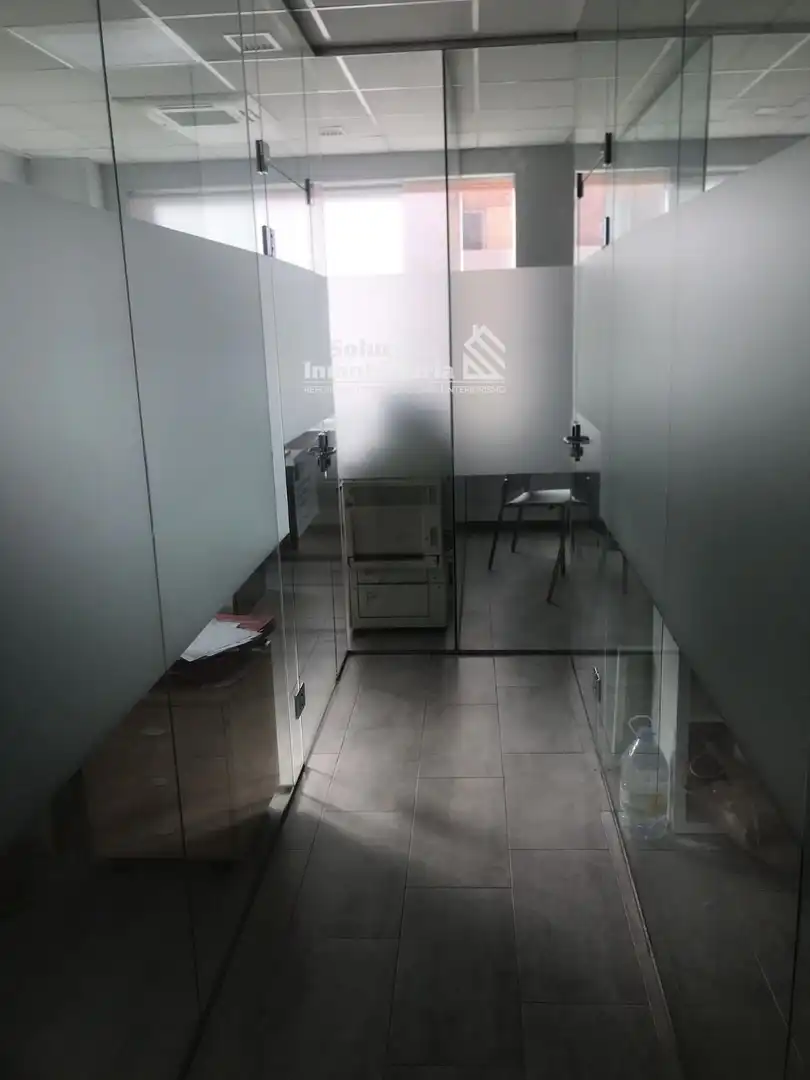Büro zur Miete in Salamanca mit Klimaanlage, Heizung und Möbliert