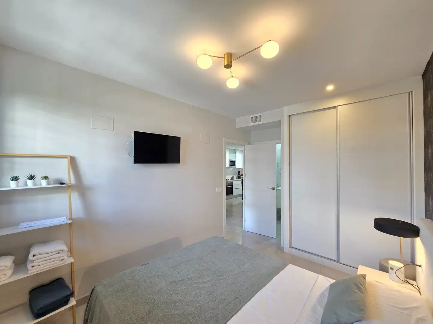 Dormitori de Apartament en venda en Orihuela amb Jardí privat, Terrassa i Piscina