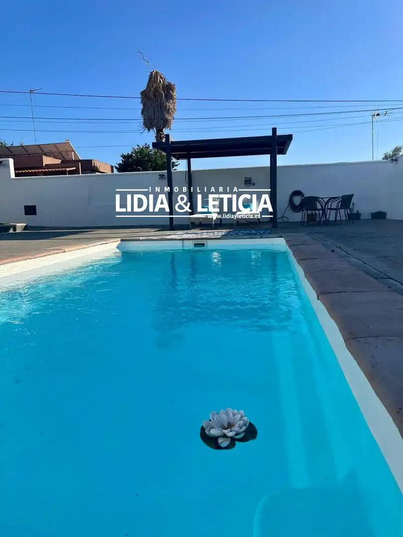 Piscina de Casa o xalet en venda en Alcalá de Guadaira
