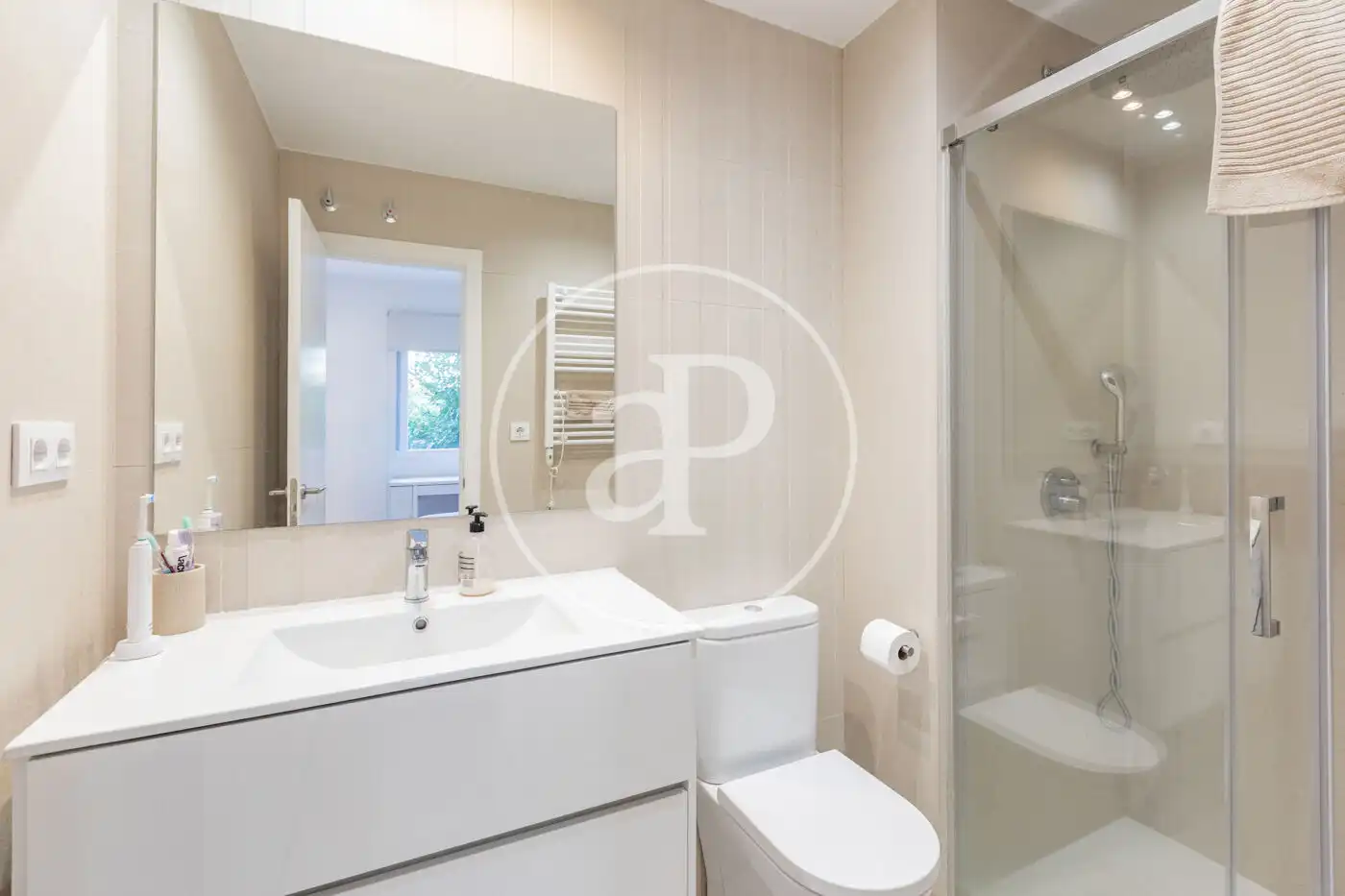 Baño de Piso en venta en Madrid con Aire acondicionado, Calefacción y Terraza