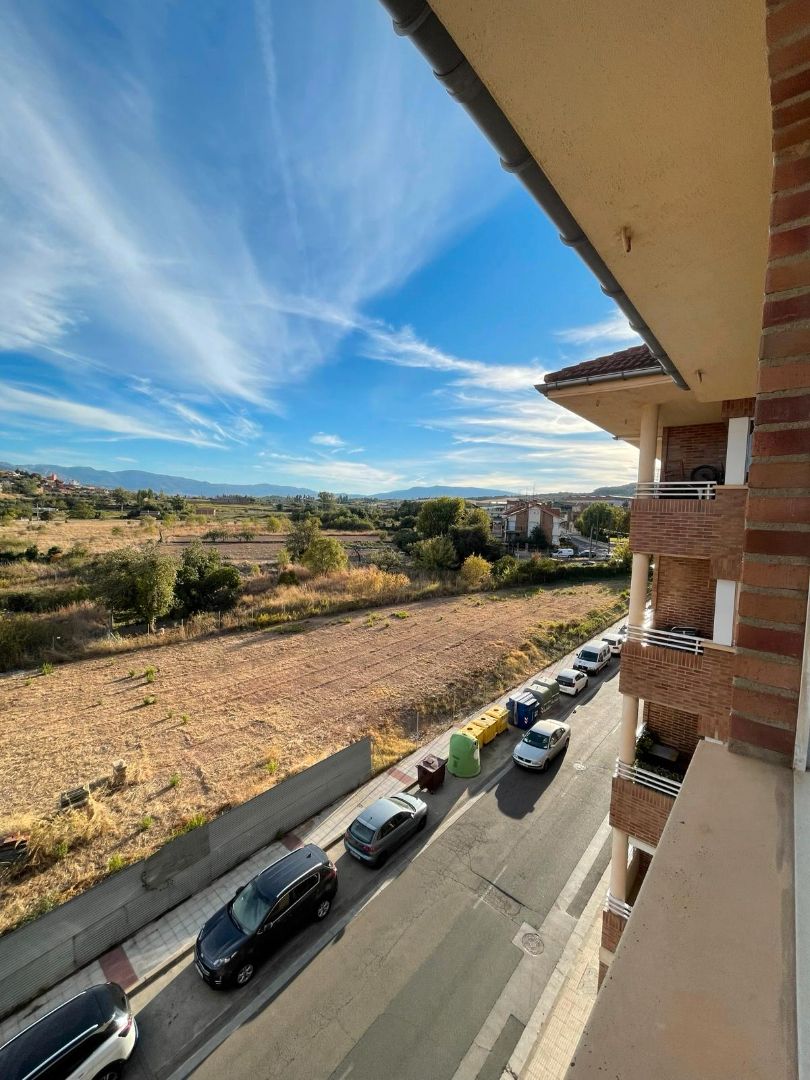 Vista exterior de Piso en venta en Lardero con Calefacción, Parquet y Terraza