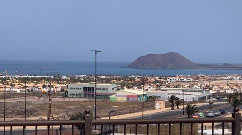 Foto 2 de Casa adosada en venda a Corralejo, La Oliva