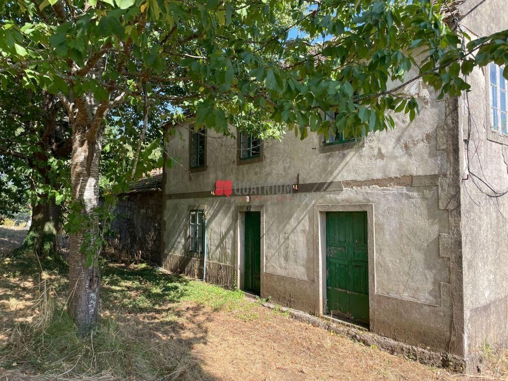 Vista exterior de Casa o xalet en venda en Vedra amb Jardí privat