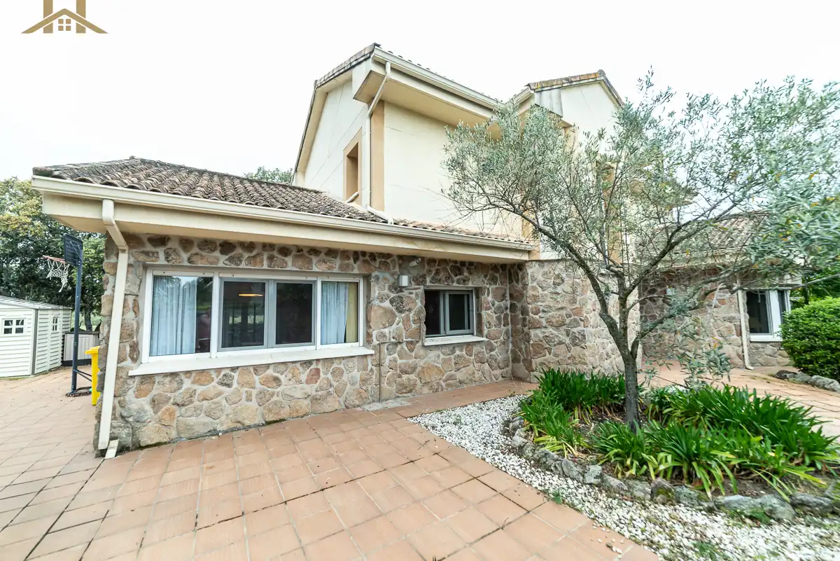 Vista exterior de Casa o chalet en venta en Valdemorillo con Calefacción, Jardín privado y Terraza