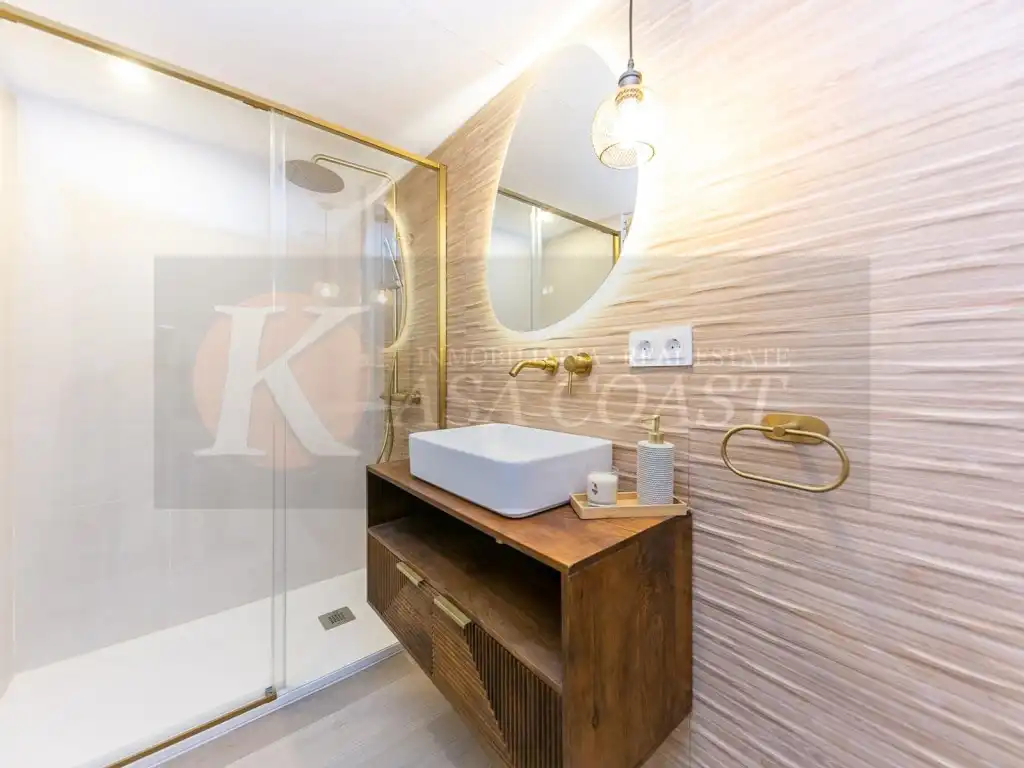 Baño de Piso en venta en Fuengirola con Aire acondicionado, Calefacción y Terraza