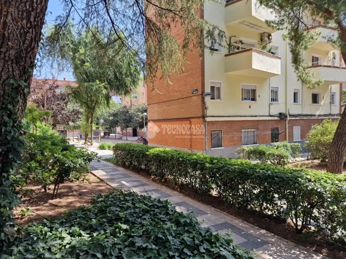 Vista exterior de Piso en venta en Madrid