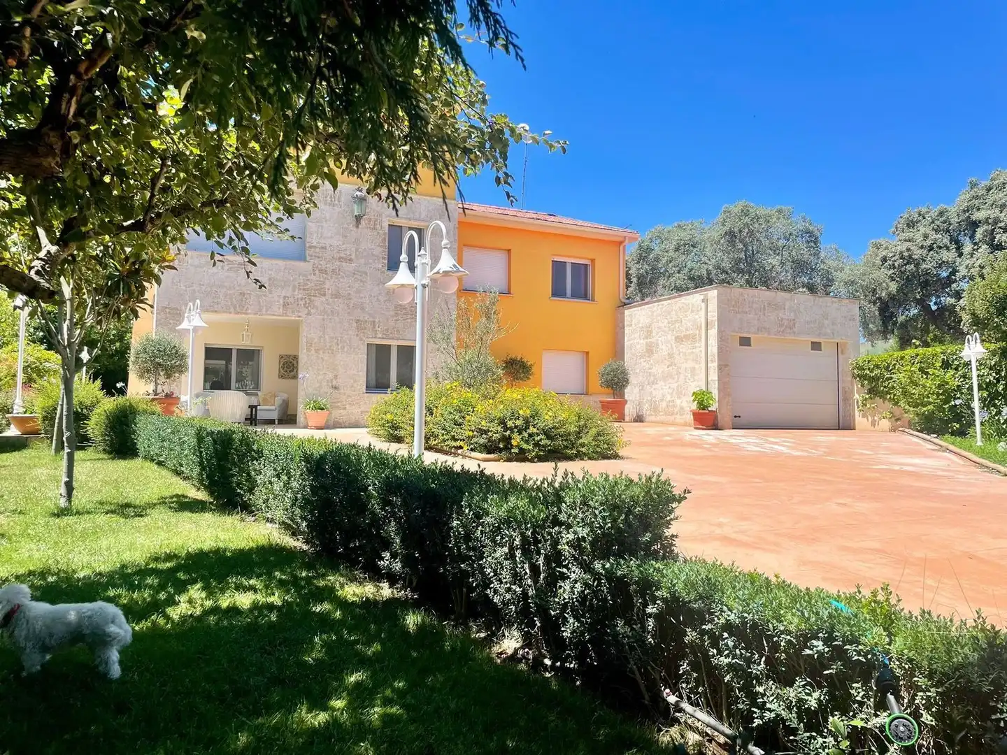 Vista exterior de Casa o xalet en venda en Galindo y Perahuy amb Calefacció, Jardí privat i Terrassa