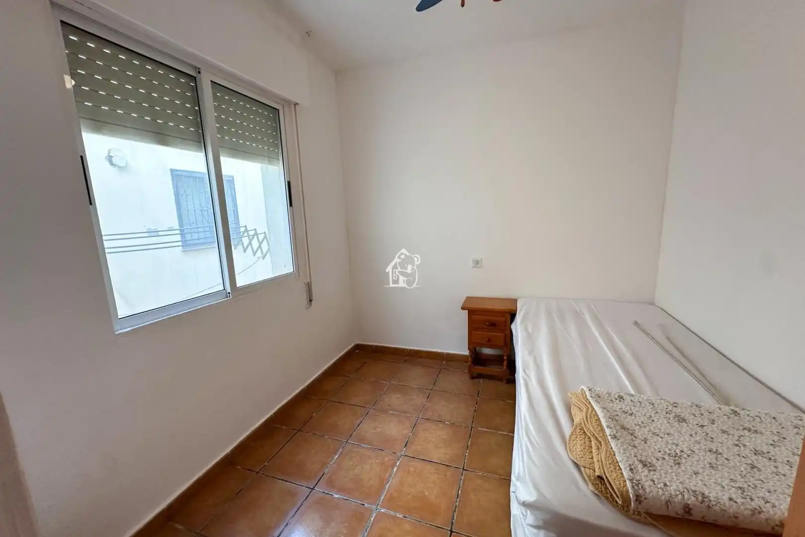 Dormitori de Casa adosada de lloguer en Torrevieja amb Aire condicionat, Terrassa i Piscina