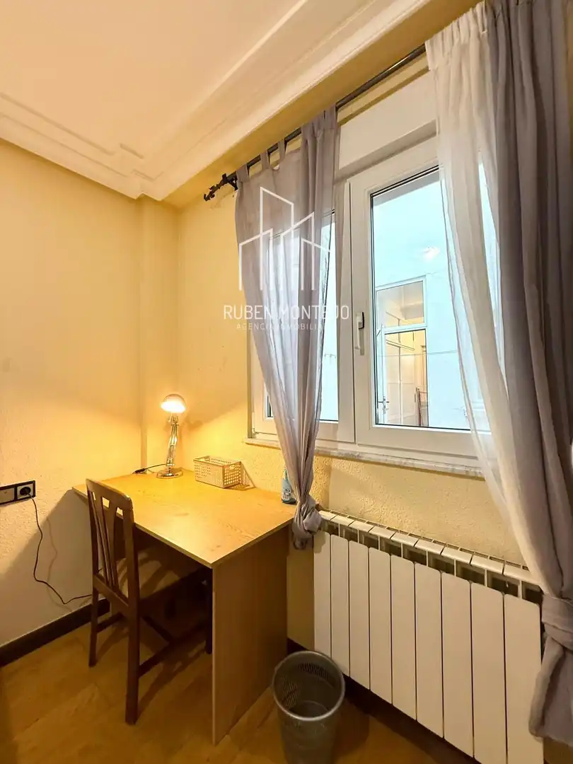 Schlafzimmer von Wohnung zur Miete in Salamanca mit Heizung, Parkett und Terrasse