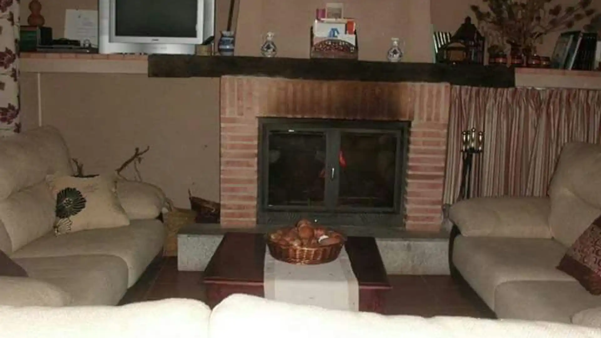 Living room of Houses for sale in Miguelturra  with Air Conditioner, Storage room and Furnished