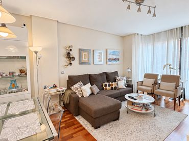 Flat with balcony for sale in Calle de Antonio de Leyva
