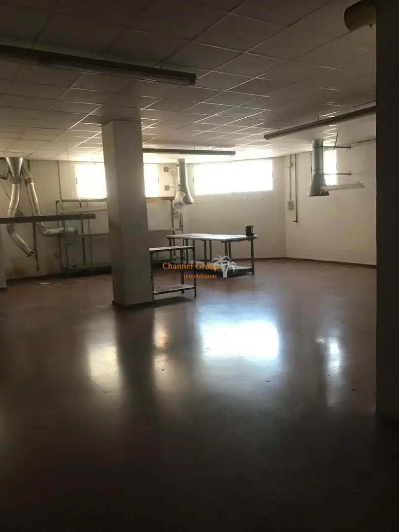Nau industrial de lloguer a Petrer
