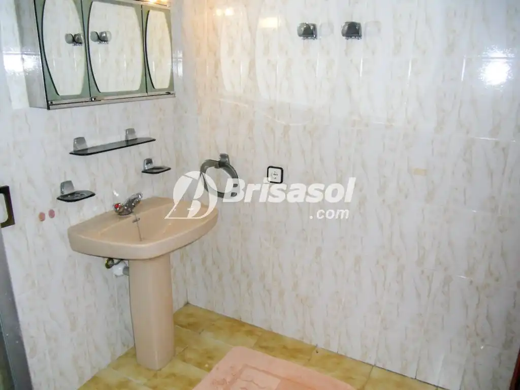 Bany de Apartament en venda en Salou amb Terrassa, Traster i Moblat