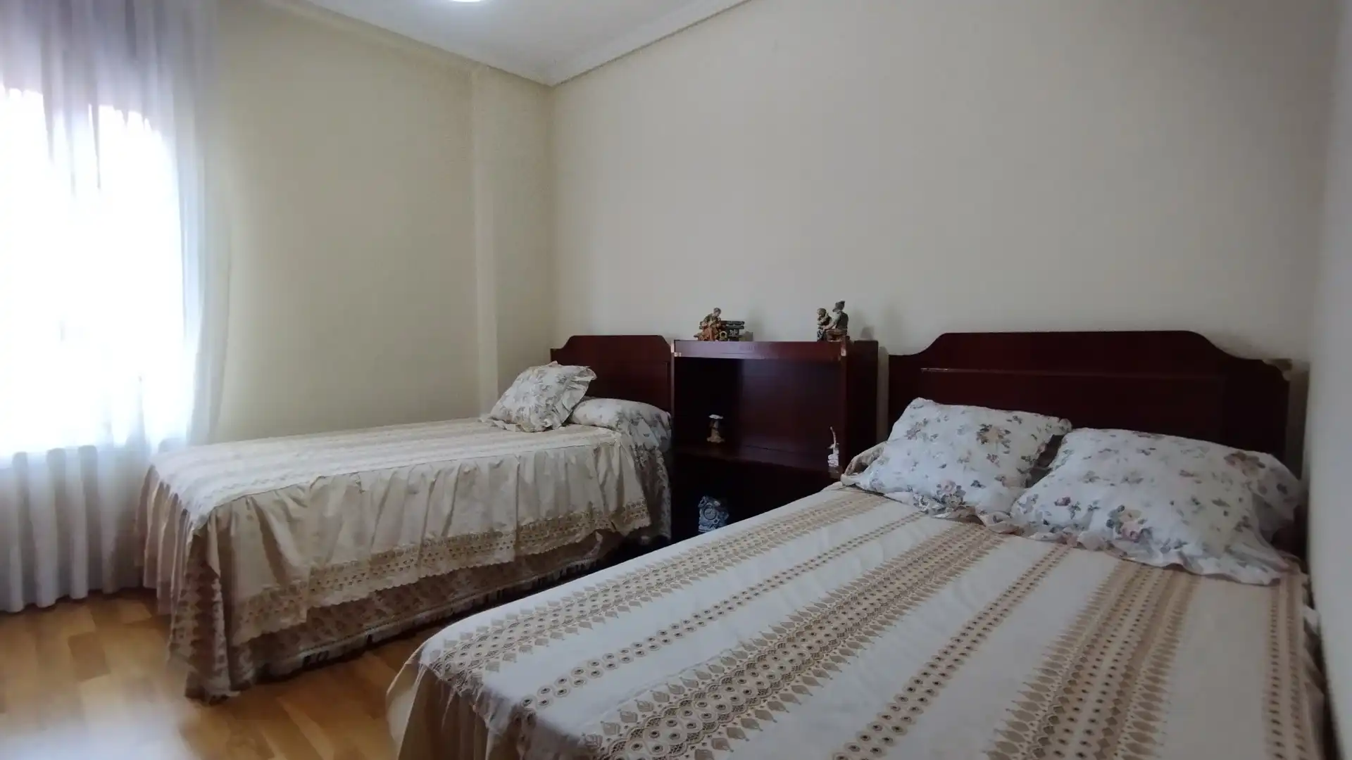 Bedroom of Flat for sale in Medina del Campo  with Heating, Parquet flooring and Storage room