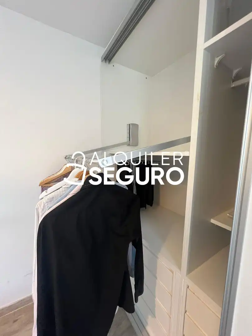 Piso de alquiler en Madrid con Calefacción y Amueblado