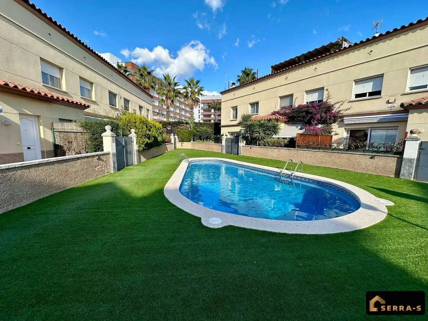 Adossat amb piscina en venda a Fenals, imagen 2