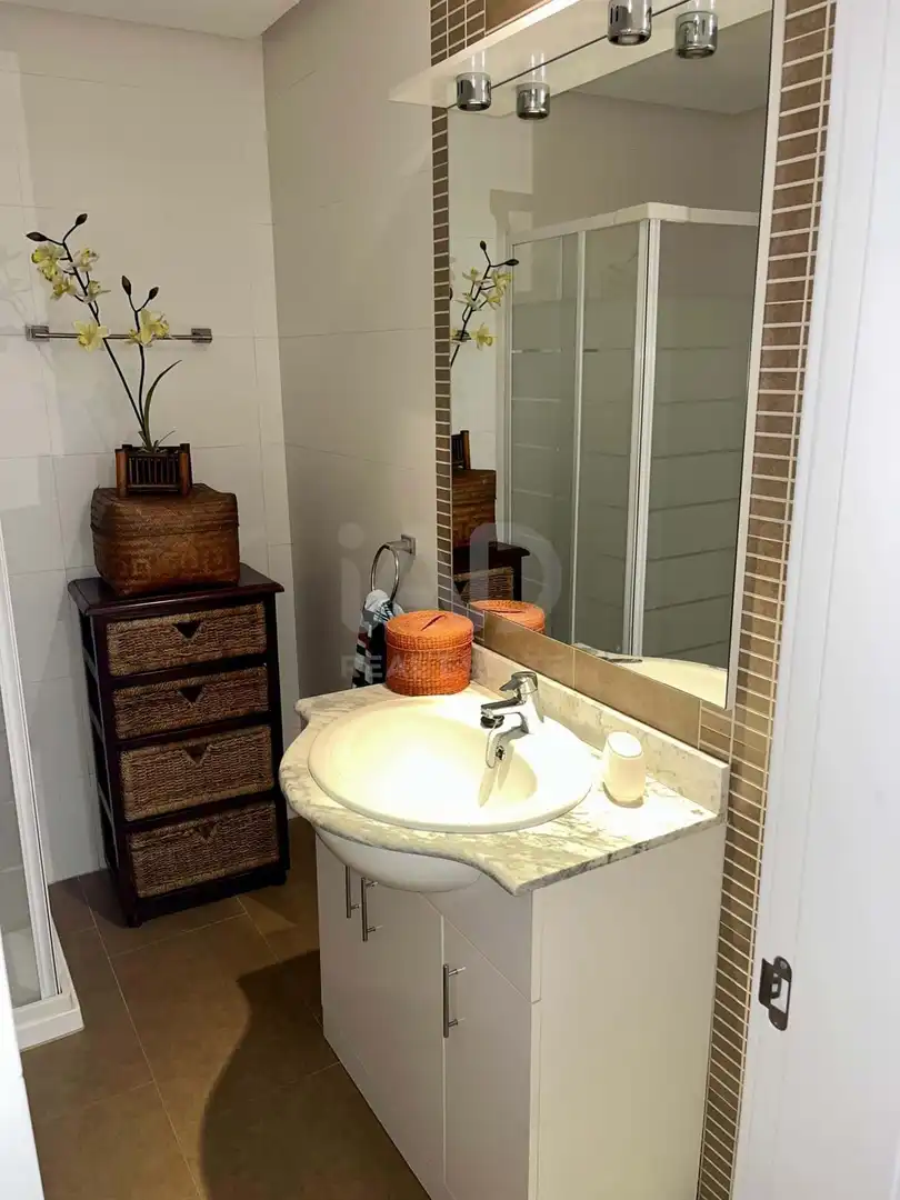 Baño de Casa adosada en venta en Almería con Aire acondicionado, Calefacción y Terraza