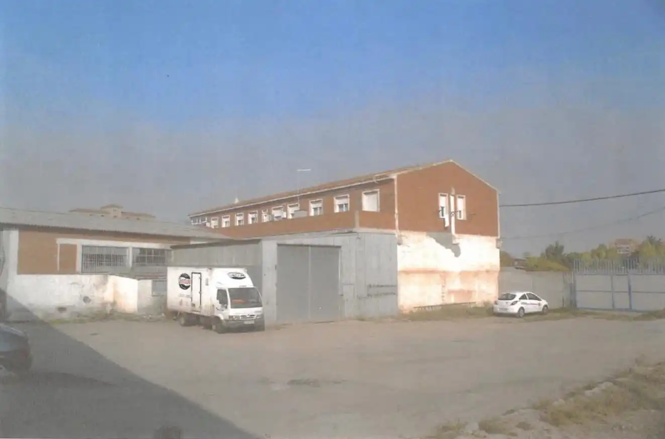 Vista exterior de Nau industrial en venda en Valladolid
