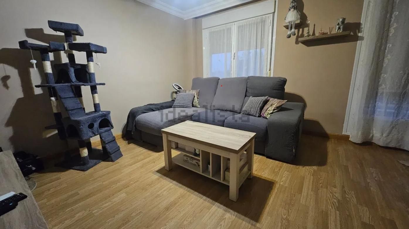 Sala d'estar de Pis en venda en Villares de la Reina amb Calefacció