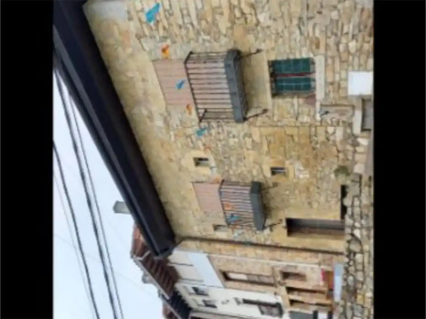 Vista exterior de Pis en venda en Llanes amb Parquet, Moblat i Balcó