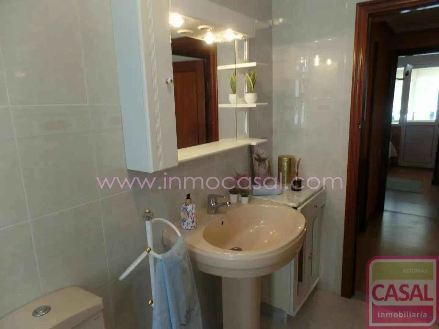 Bathroom of Flat for sale in Oviedo   with Heating, Storage room and Furnished