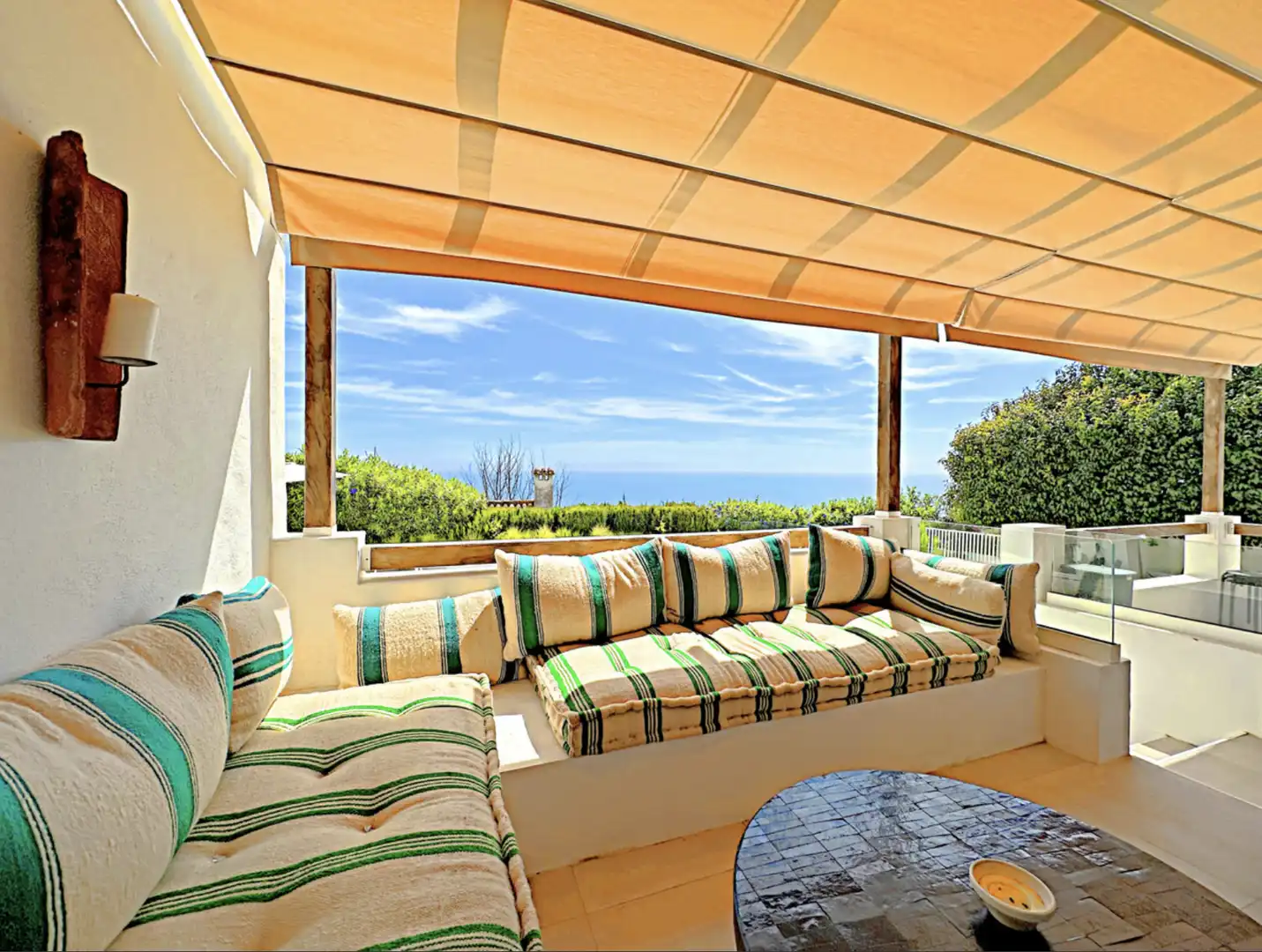 Terrassa de Casa o xalet en venda en Estepona amb Aire condicionat, Jardí privat i Terrassa