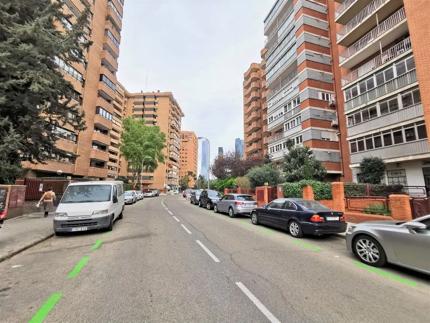 Außenansicht von Wohnungen zur Miete in Madrid mit Klimaanlage