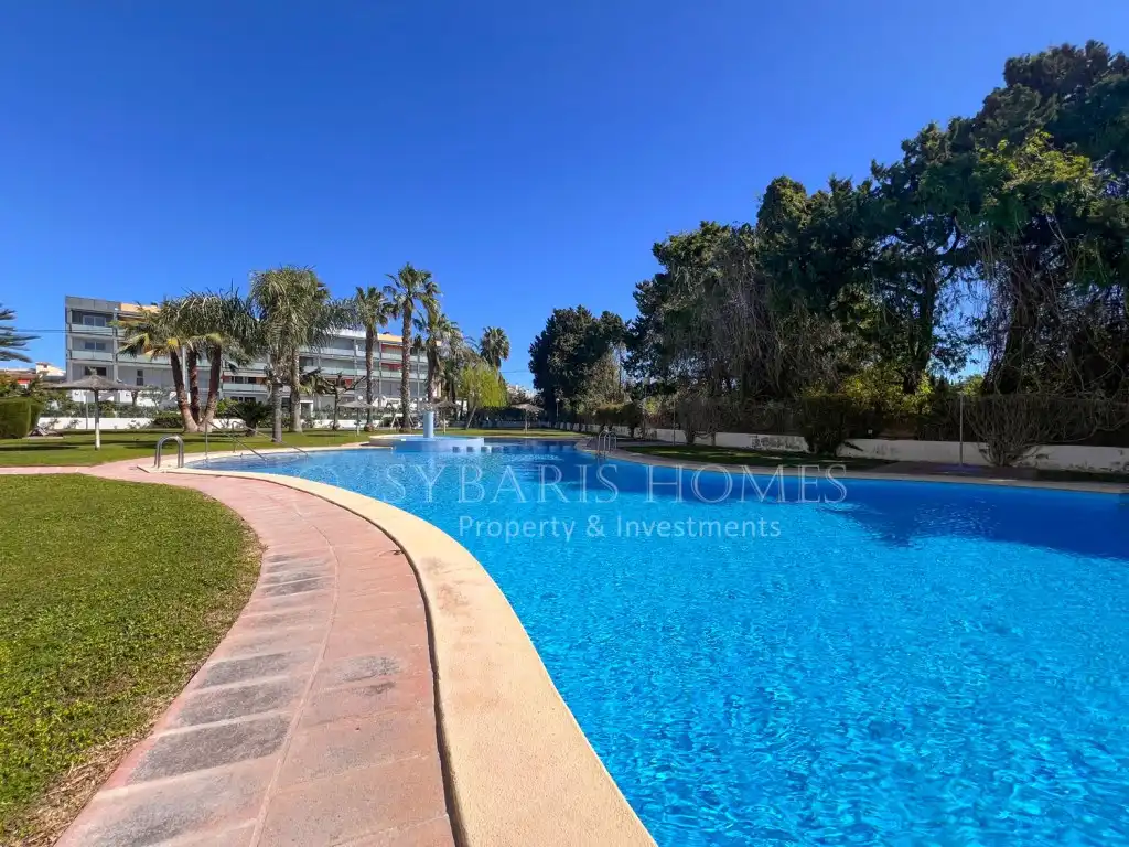 Vista exterior de Apartamento de alquiler en Dénia con Aire acondicionado, Jardín privado y Terraza