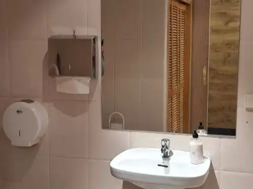 Bathroom of Office for rent in Cuenca  with Air Conditioner, Heating and Alarm