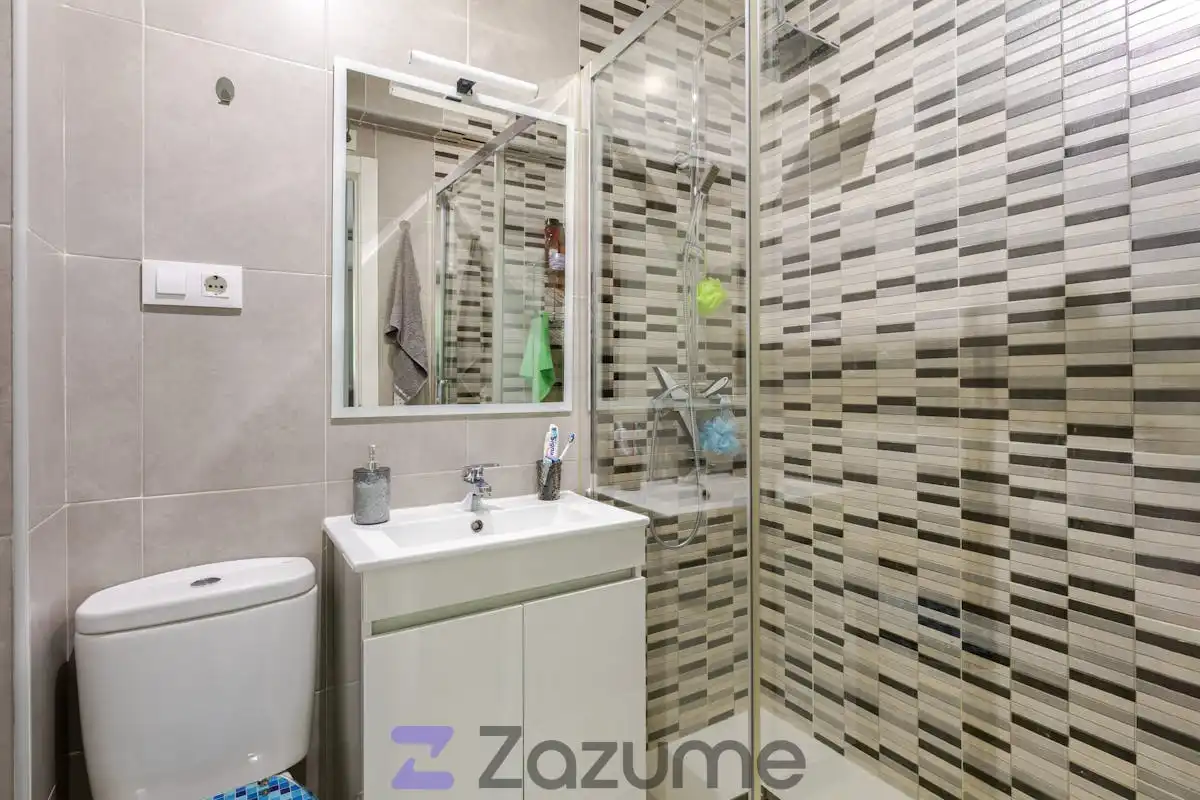 Baño de Piso de alquiler en Alcalá de Henares con Aire acondicionado, Parquet y Terraza