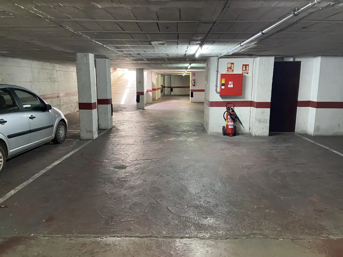 Einzelparkplatz zum Verkauf in Illa 32, imagen 3