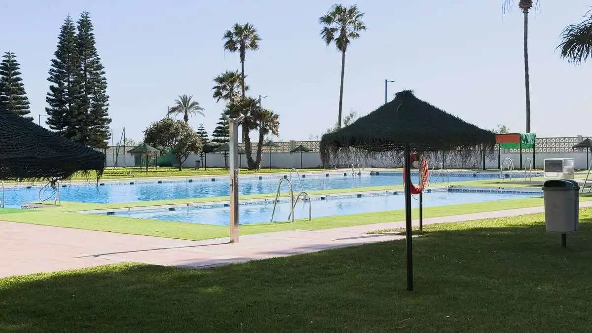 Piscina de Pis en venda en Salobreña amb Terrassa, Moblat i Microones