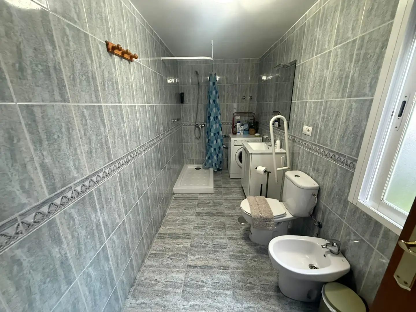 Badezimmer von Einfamilien-Reihenhaus zum Verkauf in Granada mit Privatgarten, Terrasse und Möbliert