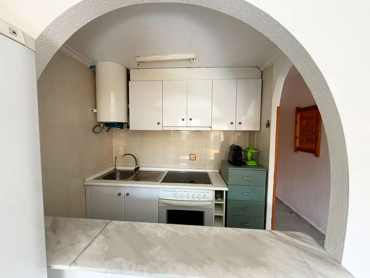 Cocina de Piso en venta en Torrevieja con Terraza, Amueblado y Horno