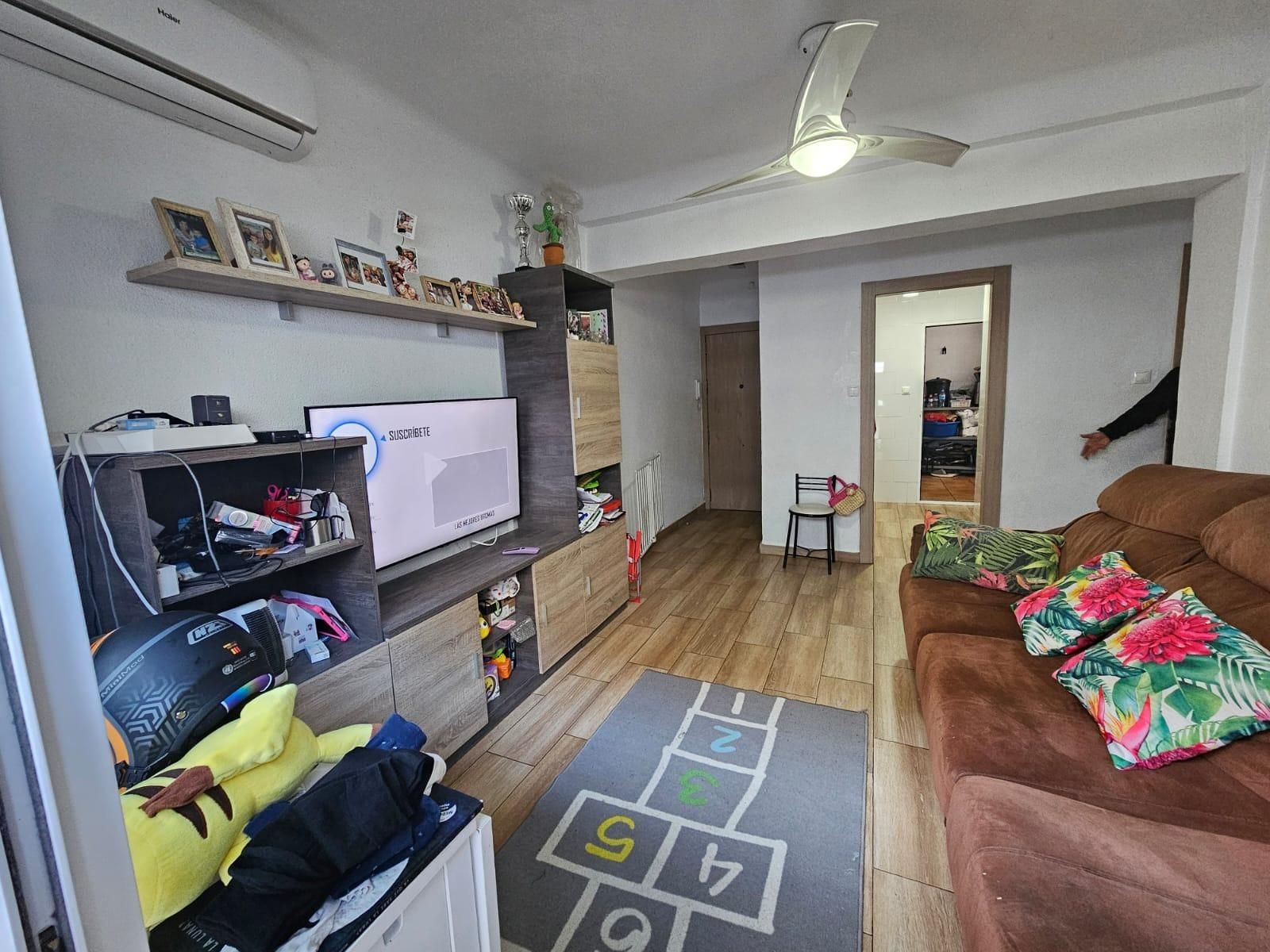 Living room of Flat for sale in Elche / Elx  with Air Conditioner, Furnished and Balcony