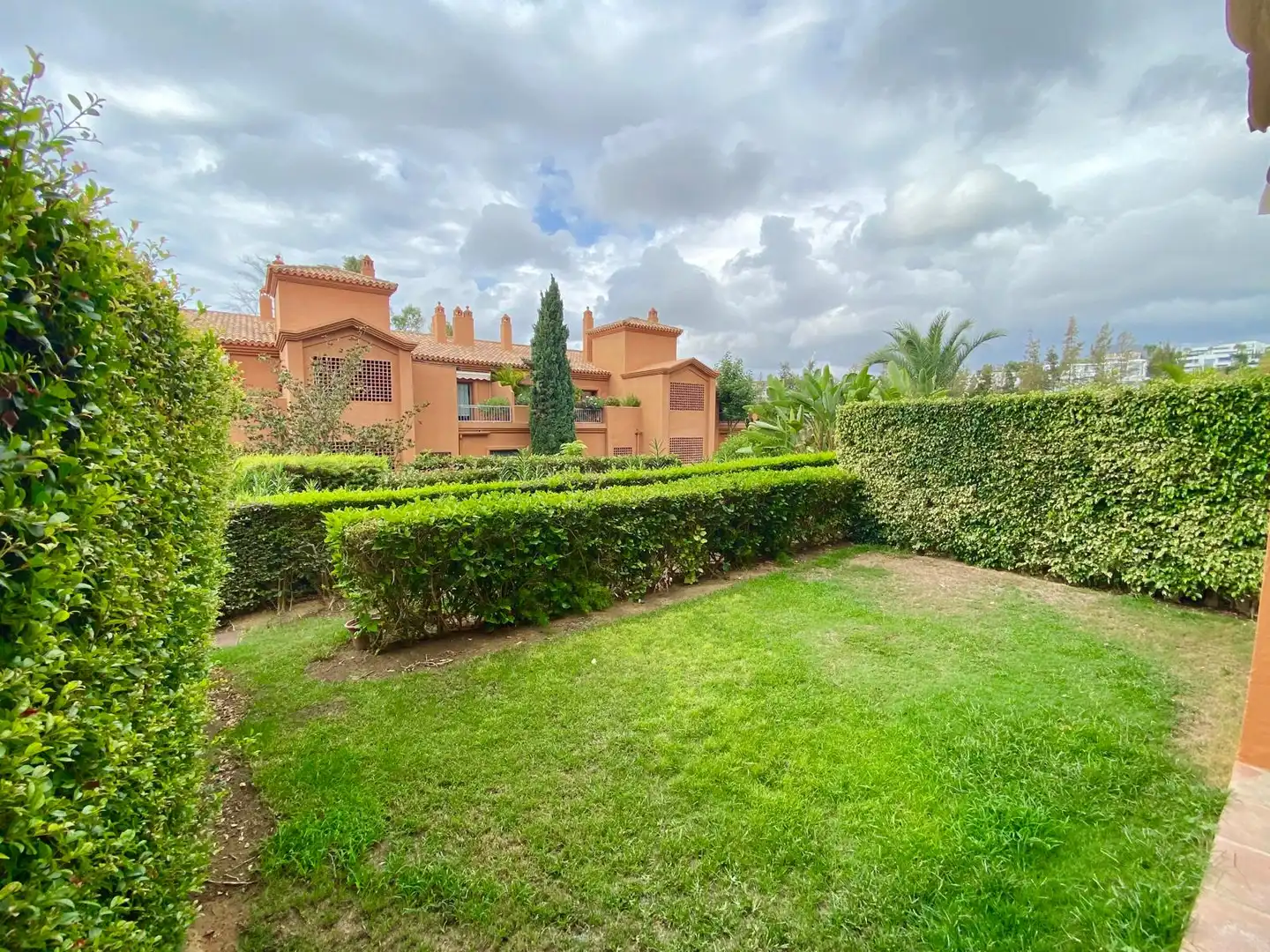 Jardín de Apartamento de alquiler en Estepona con Aire acondicionado, Calefacción y Jardín privado