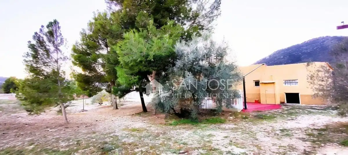 Casa o xalet en venda en Monóvar  / Monòver amb Calefacció, Traster i Piscina