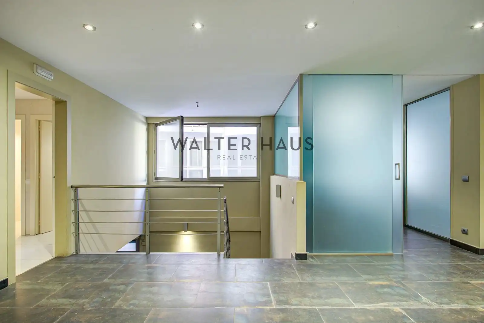 Office for sale in Barcelona  with Air Conditioner