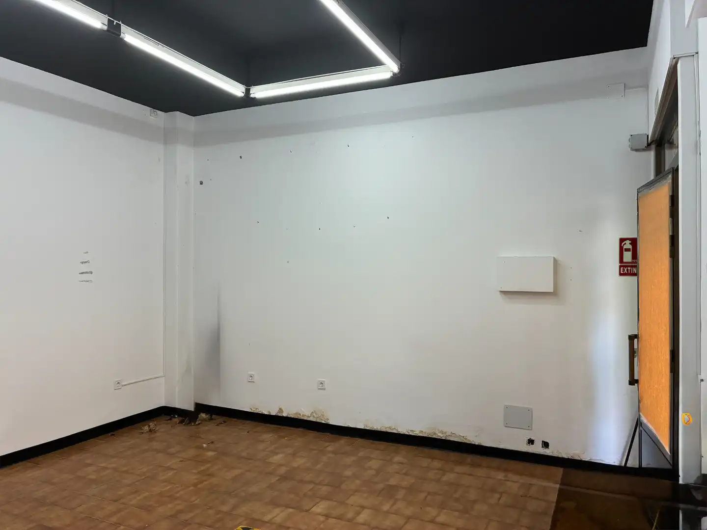 Local comercial de lloguer a Rúa Maruja Mallo 21, imagen 4
