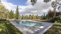 Piscina de Casa o xalet en venda en La Moraleja amb Aire condicionat, Terrassa i Piscina