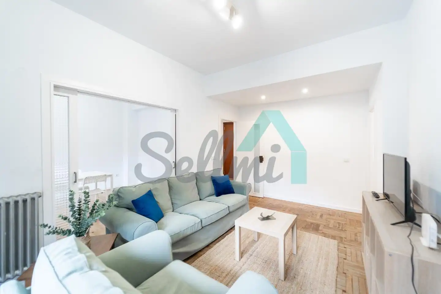 Sala d'estar de Pis de lloguer en Gijón  amb Calefacció, Parquet i Terrassa