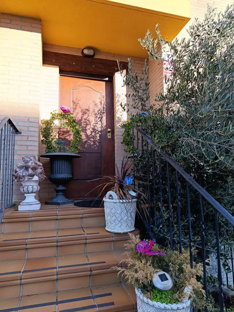 Terraza de Casa adosada en venta en Valverde de la Virgen con Jardín privado, Terraza y Balcón
